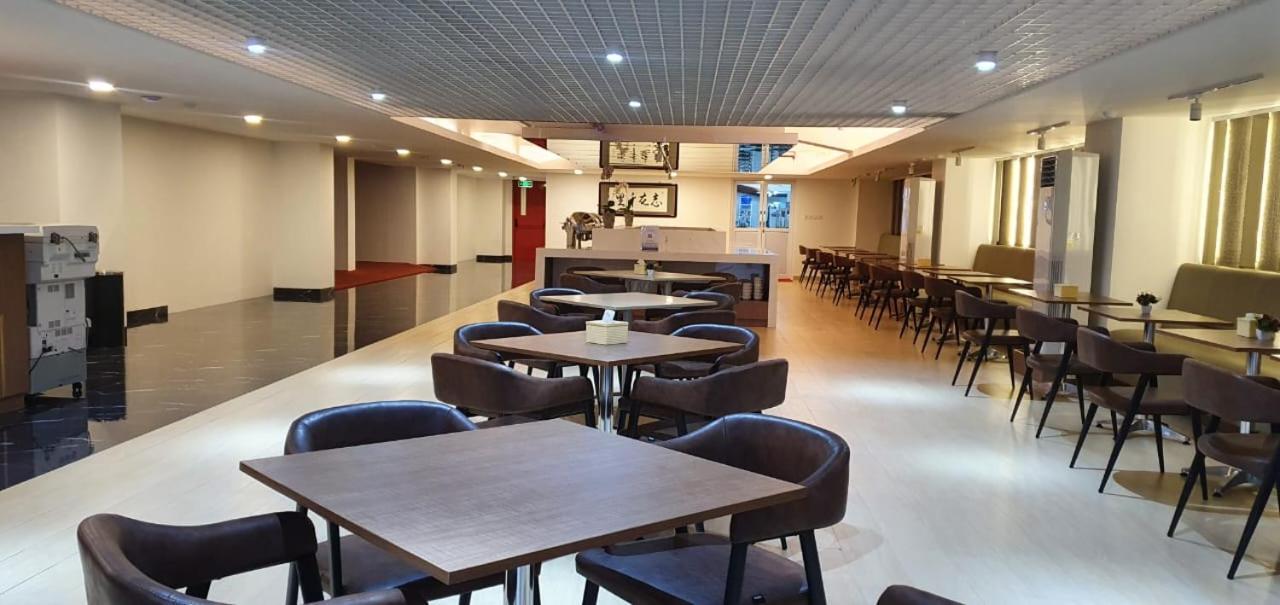 Grand G7 Pasar baru Hotel Jakarta Bagian luar foto